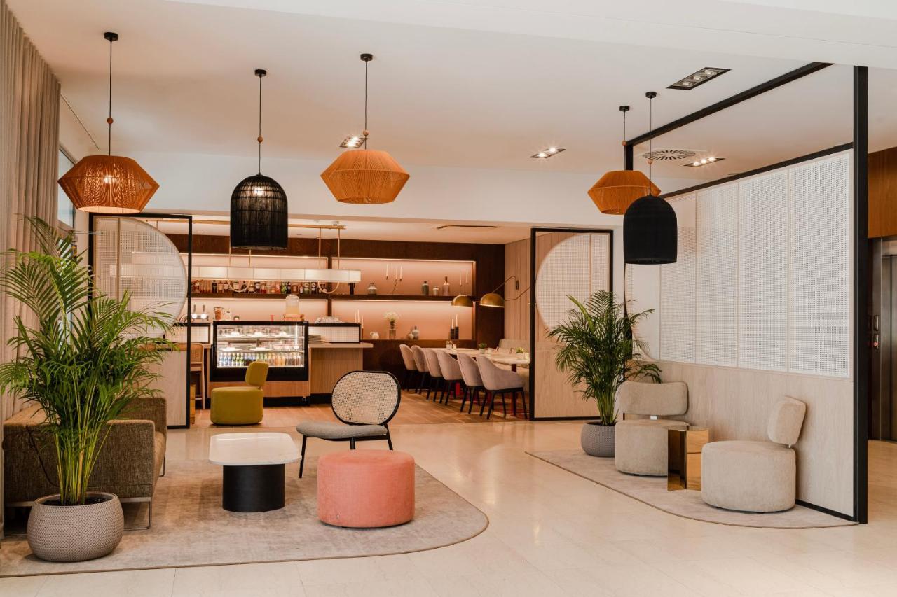 Royal Tulip Sand Колобжег Екстериор снимка The lounge at the airport